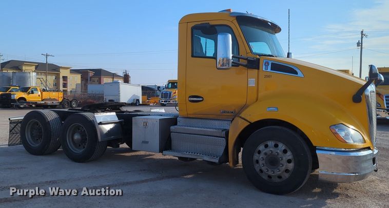 image for item OD9262 2019 Kenworth T680 semi truck