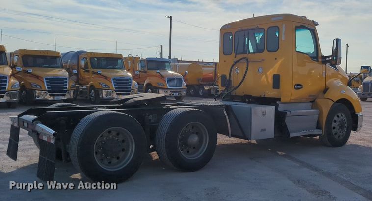 image for item OD9262 2019 Kenworth T680 semi truck