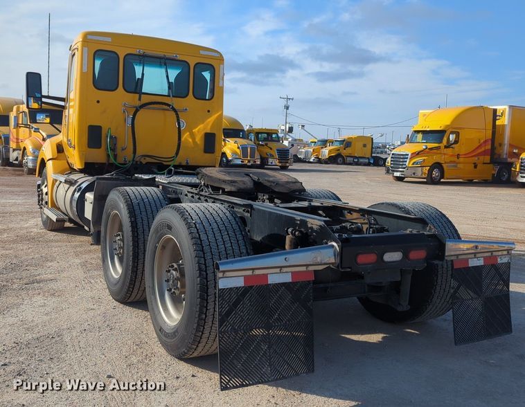 image for item OD9262 2019 Kenworth T680 semi truck