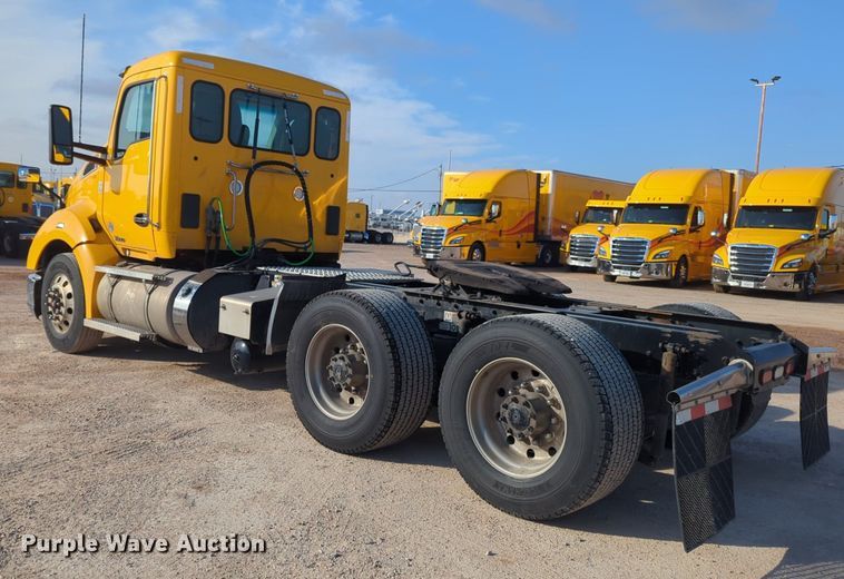 image for item OD9262 2019 Kenworth T680 semi truck