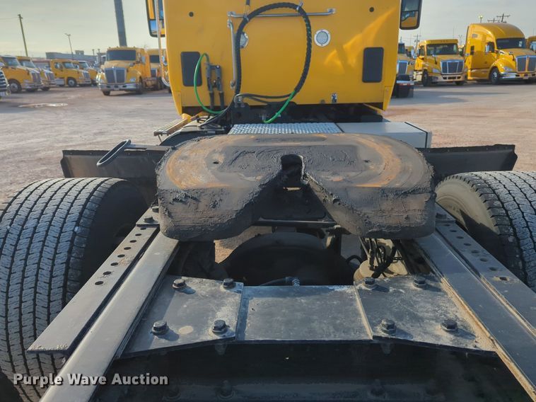 image for item OD9262 2019 Kenworth T680 semi truck