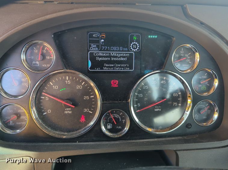 image for item OD9262 2019 Kenworth T680 semi truck