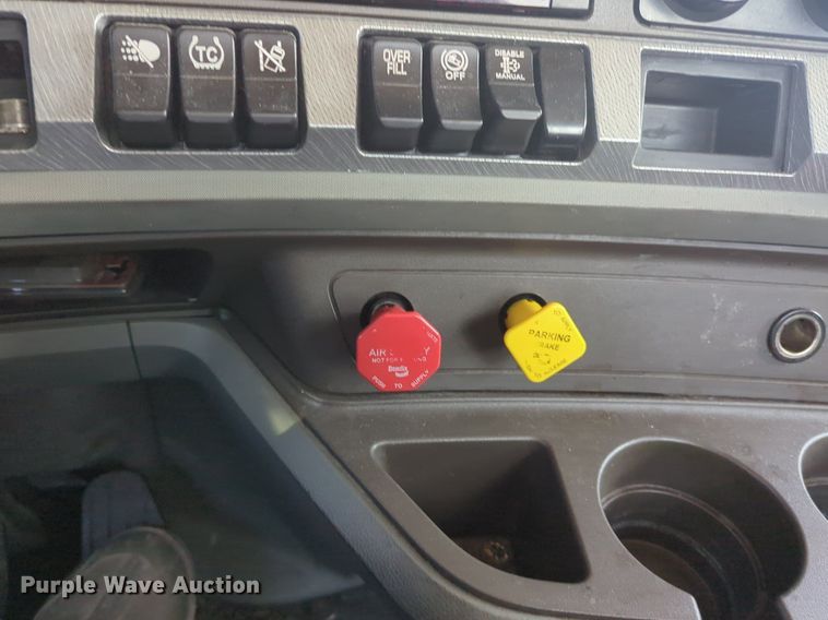 image for item OD9262 2019 Kenworth T680 semi truck