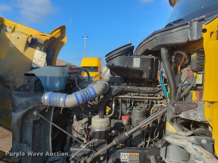 image for item OD9262 2019 Kenworth T680 semi truck