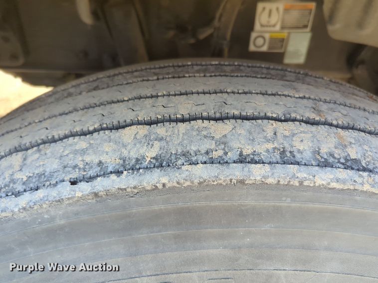 image for item OD9262 2019 Kenworth T680 semi truck