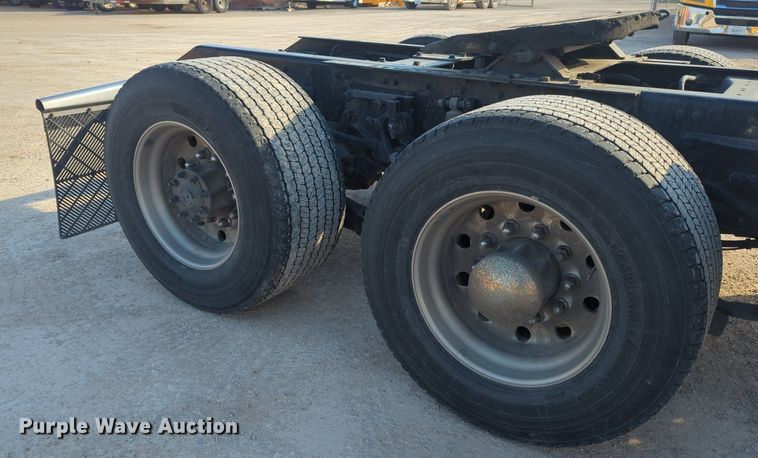 image for item OD9262 2019 Kenworth T680 semi truck