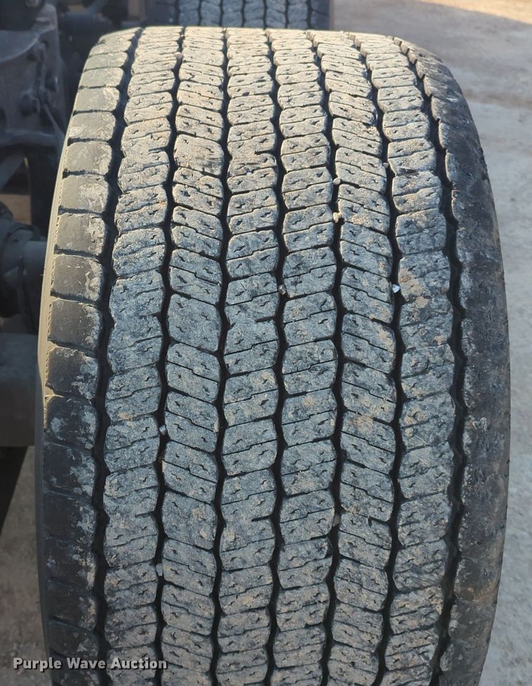 image for item OD9262 2019 Kenworth T680 semi truck