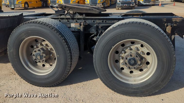 image for item OD9262 2019 Kenworth T680 semi truck