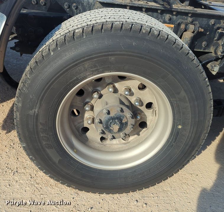 image for item OD9262 2019 Kenworth T680 semi truck