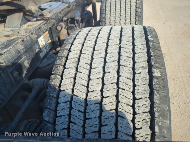 image for item OD9262 2019 Kenworth T680 semi truck