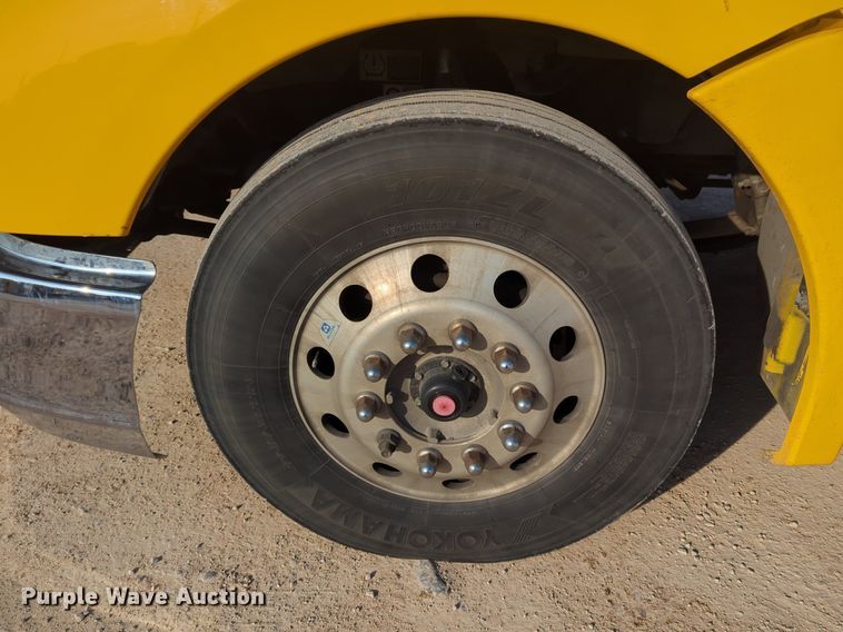 image for item OD9262 2019 Kenworth T680 semi truck