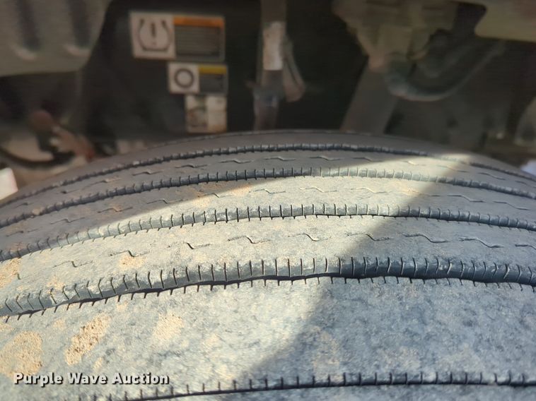 image for item OD9262 2019 Kenworth T680 semi truck