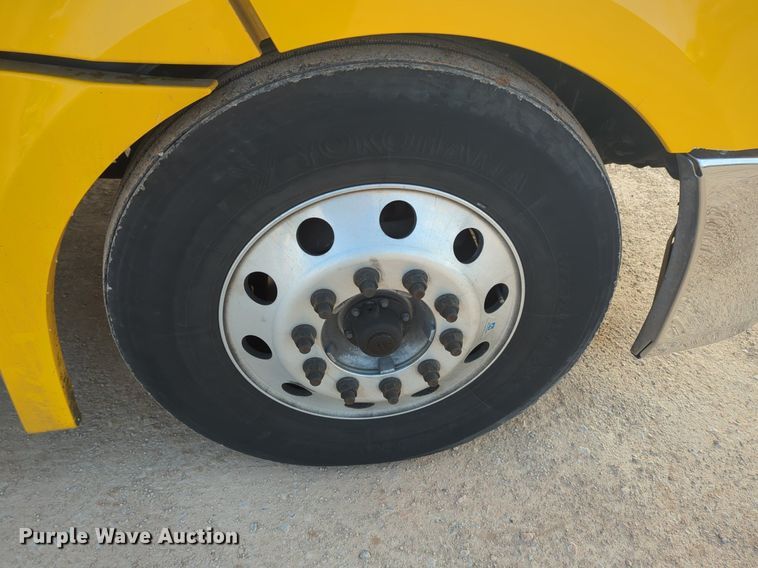 image for item OD9265 2020 Freightliner  Cascadia 126 semi truck