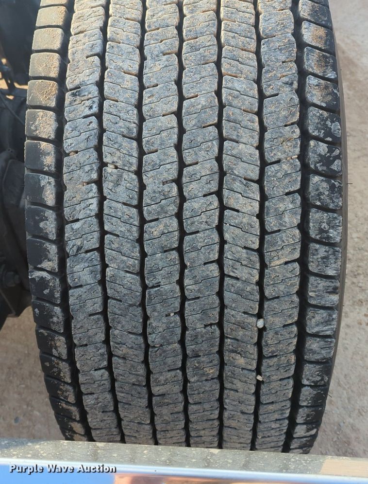 image for item OD9265 2020 Freightliner  Cascadia 126 semi truck