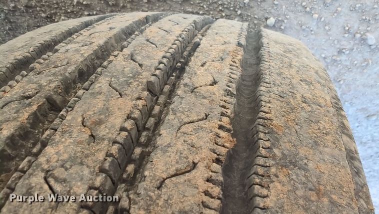 image for item OD9265 2020 Freightliner  Cascadia 126 semi truck