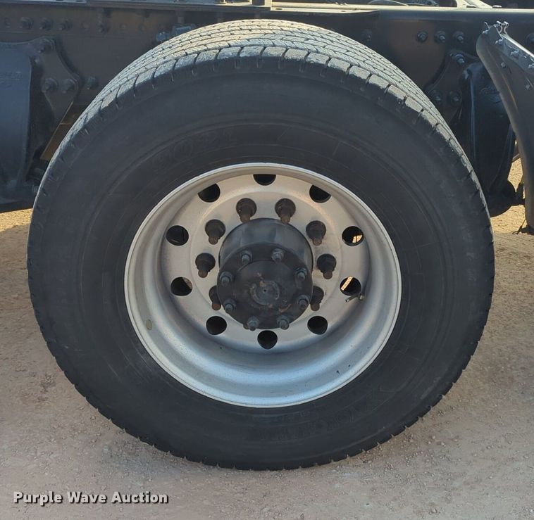 image for item OD9265 2020 Freightliner  Cascadia 126 semi truck