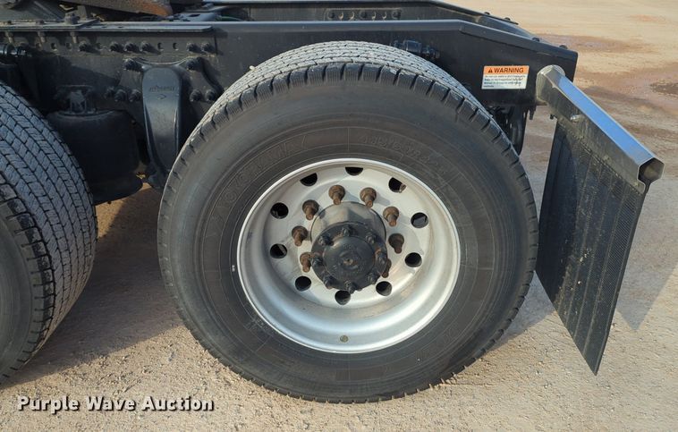 image for item OD9265 2020 Freightliner  Cascadia 126 semi truck