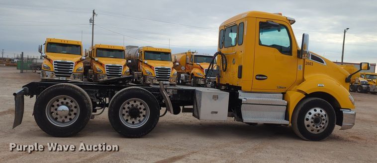 image for item OD9268 2019 Kenworth  T680 semi truck