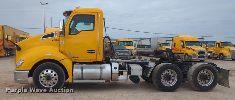 image for item OD9268 2019 Kenworth  T680 semi truck