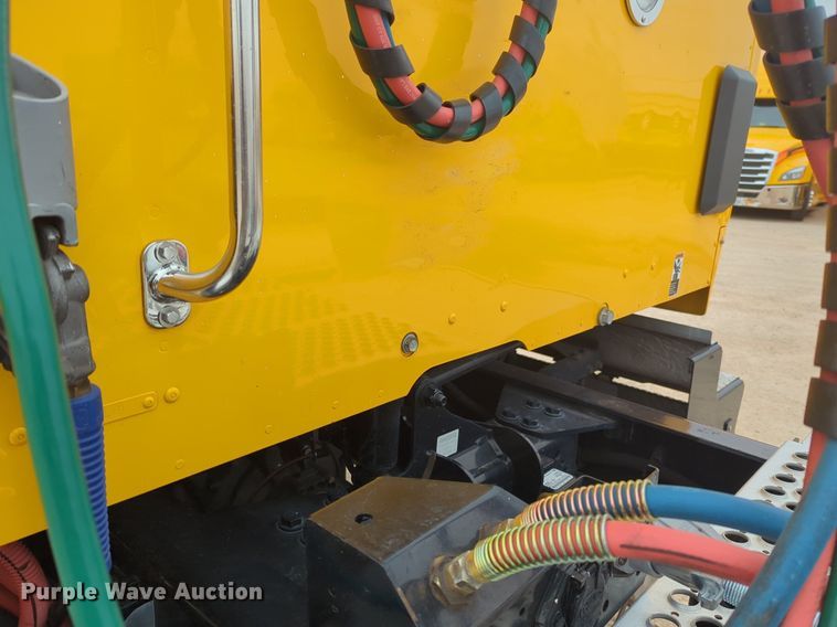 image for item OD9268 2019 Kenworth  T680 semi truck