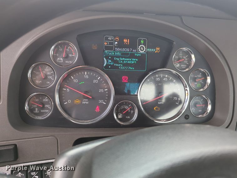 image for item OD9268 2019 Kenworth  T680 semi truck