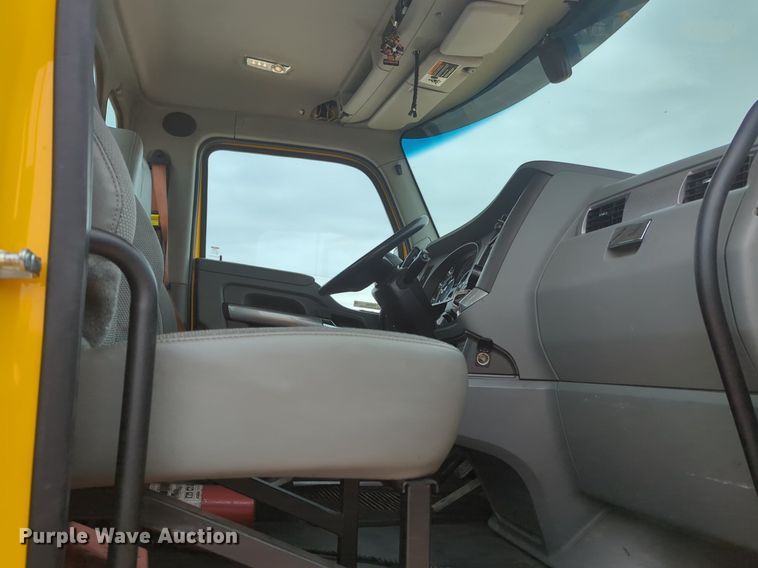 image for item OD9268 2019 Kenworth  T680 semi truck