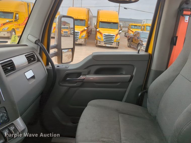 image for item OD9268 2019 Kenworth  T680 semi truck