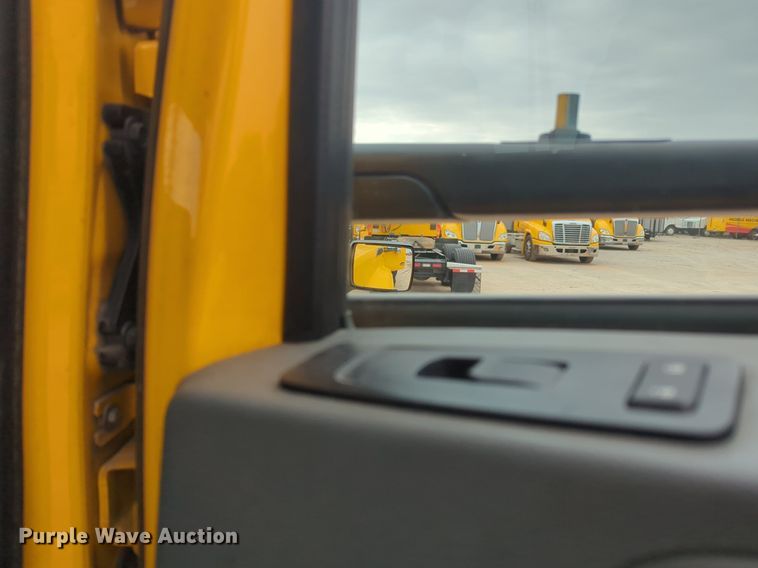 image for item OD9268 2019 Kenworth  T680 semi truck