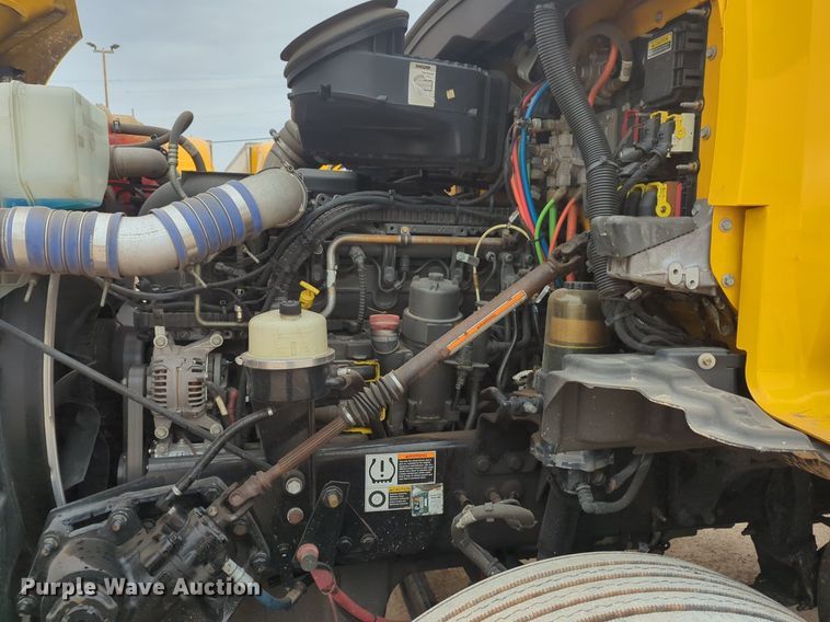 image for item OD9268 2019 Kenworth  T680 semi truck