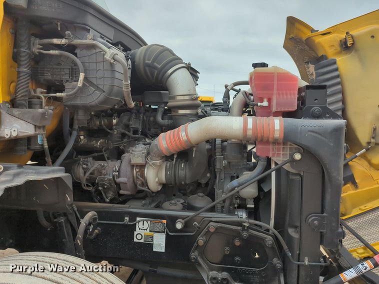 image for item OD9268 2019 Kenworth  T680 semi truck