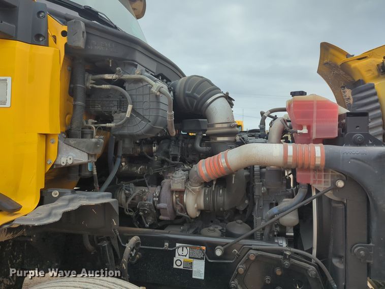 image for item OD9268 2019 Kenworth  T680 semi truck