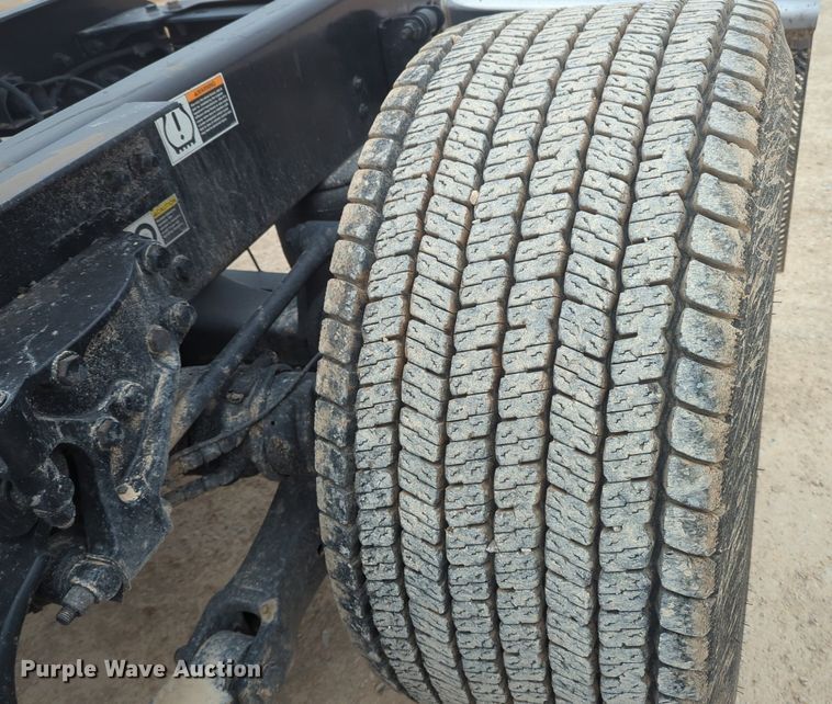 image for item OD9268 2019 Kenworth  T680 semi truck