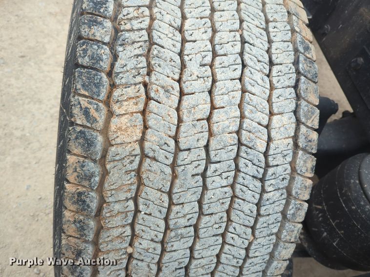 image for item OD9268 2019 Kenworth  T680 semi truck