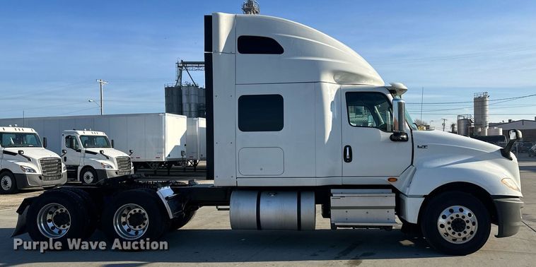 image for item OF9279 2018 International  LT625 semi truck