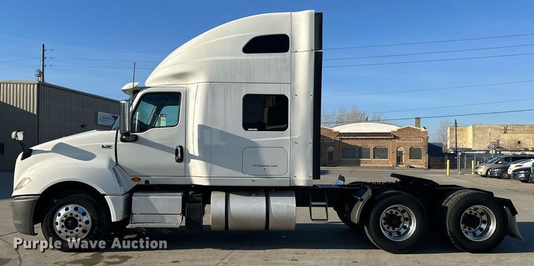 image for item OF9279 2018 International  LT625 semi truck