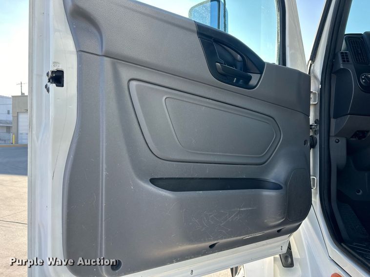 image for item OF9279 2018 International  LT625 semi truck