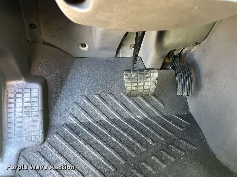 image for item OF9279 2018 International  LT625 semi truck