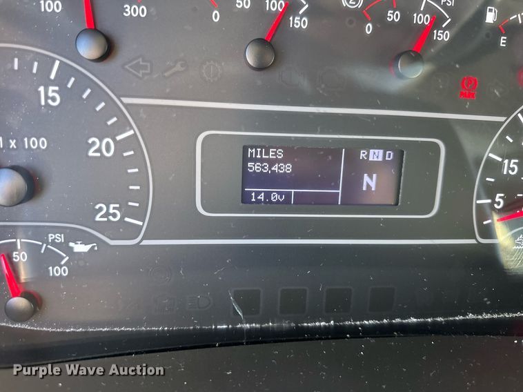 image for item OF9279 2018 International  LT625 semi truck