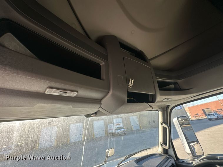 image for item OF9279 2018 International  LT625 semi truck