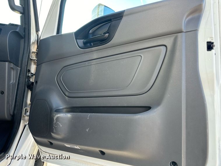 image for item OF9279 2018 International  LT625 semi truck