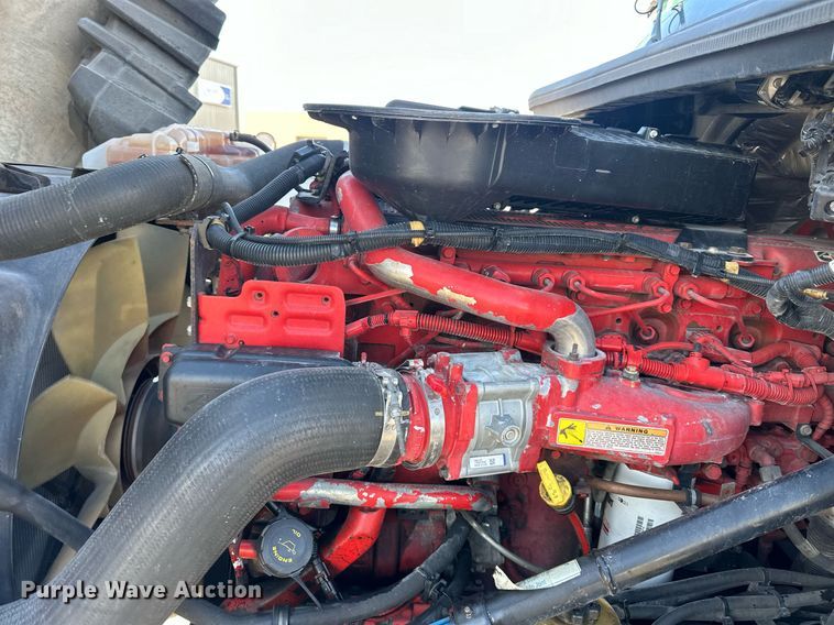 image for item OF9279 2018 International  LT625 semi truck