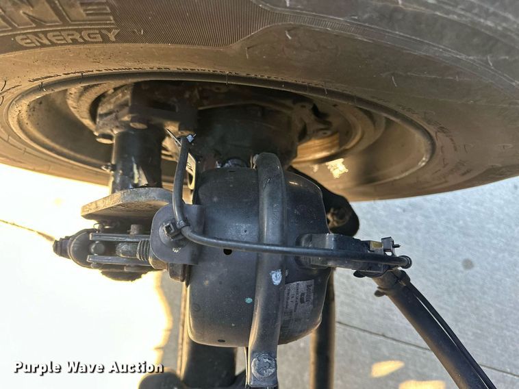 image for item OF9279 2018 International  LT625 semi truck