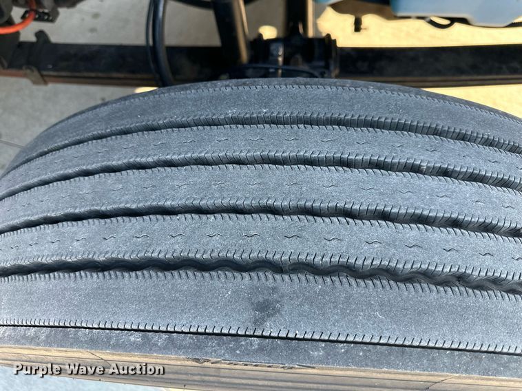 image for item OF9279 2018 International  LT625 semi truck