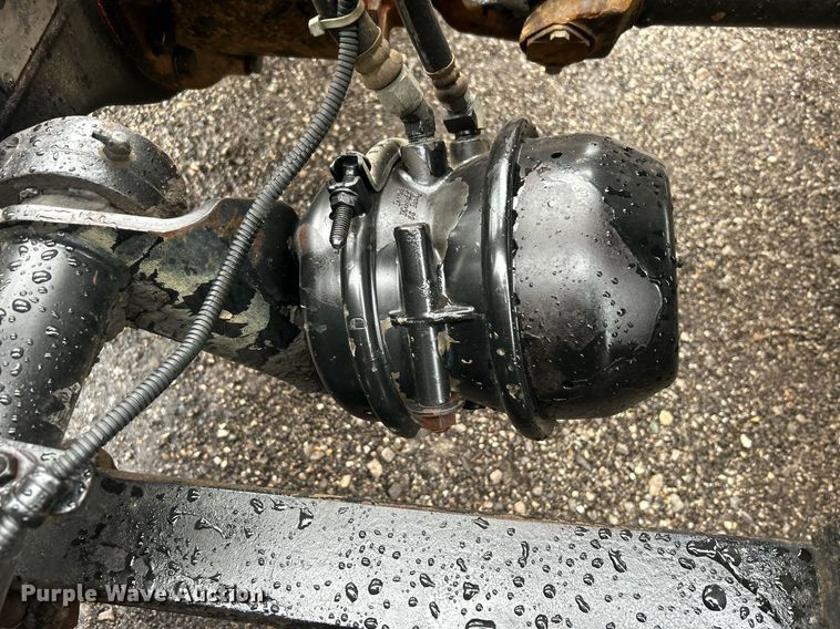 image for item OI9515 2001 Freightliner  FLD semi truck