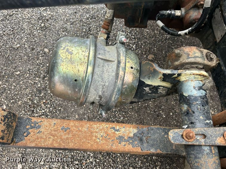 image for item OI9515 2001 Freightliner  FLD semi truck