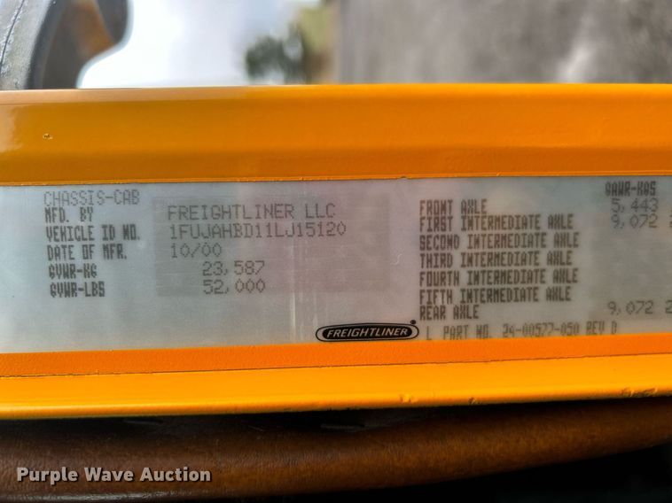 image for item OI9515 2001 Freightliner  FLD semi truck