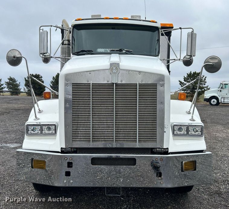 image for item OI9520 1997 Kenworth flatbed truck