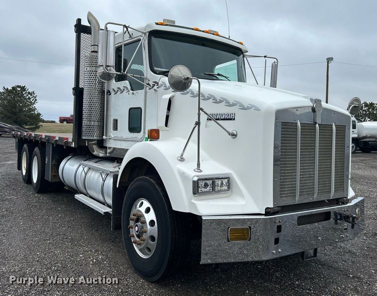 image for item OI9520 1997 Kenworth flatbed truck