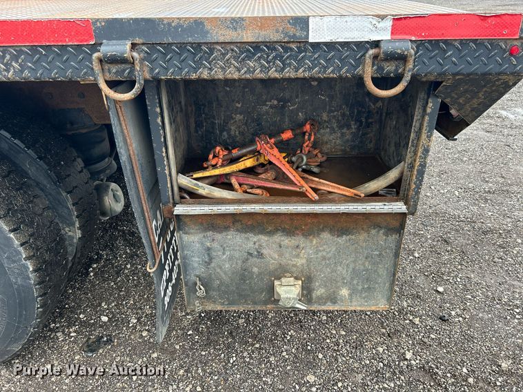 image for item OI9520 1997 Kenworth flatbed truck