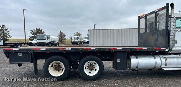 image for item OI9520 1997 Kenworth flatbed truck